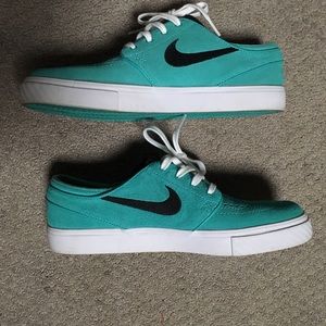 Nike Janoski